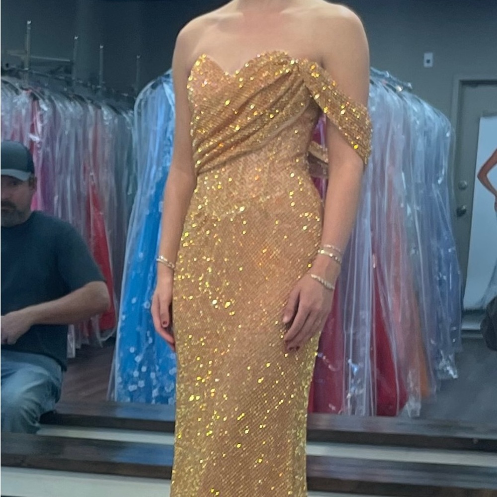 Portia And Scarlett PS23372 Gold Size 2 Never worn